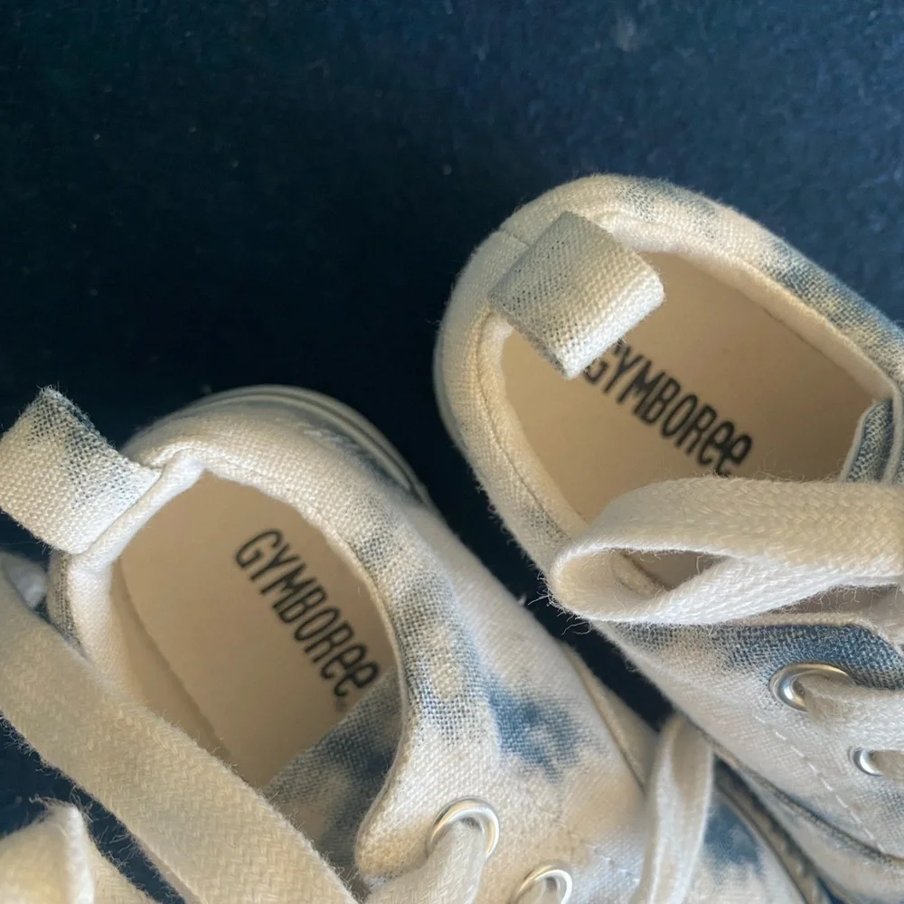GYMBOREE tie dye sneakers! Like NEW/see pic🤩barely worn!! Unisex 💙🤍